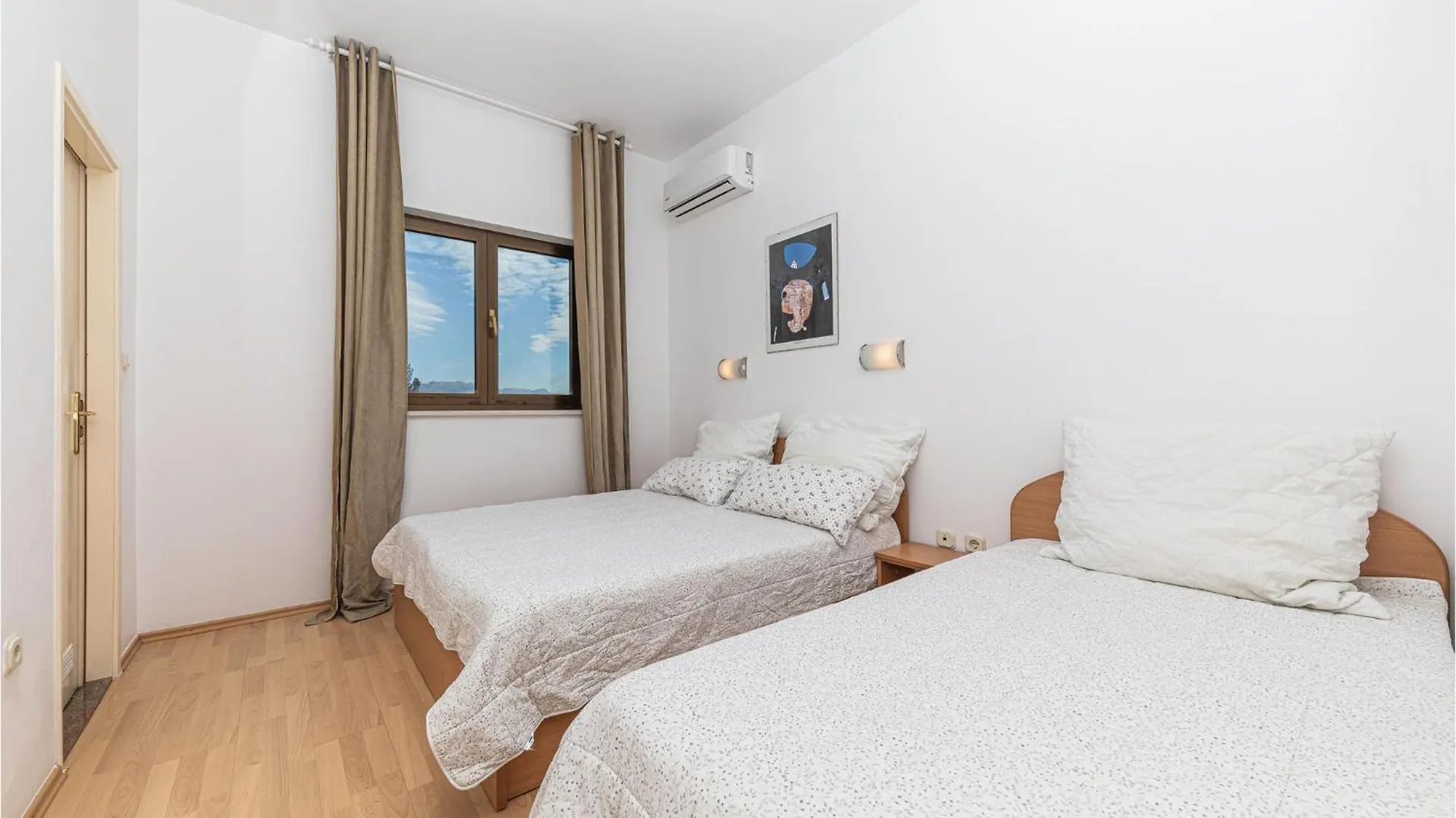 Beautiful Apartment In Kastel Stafilic Kastela Croatia