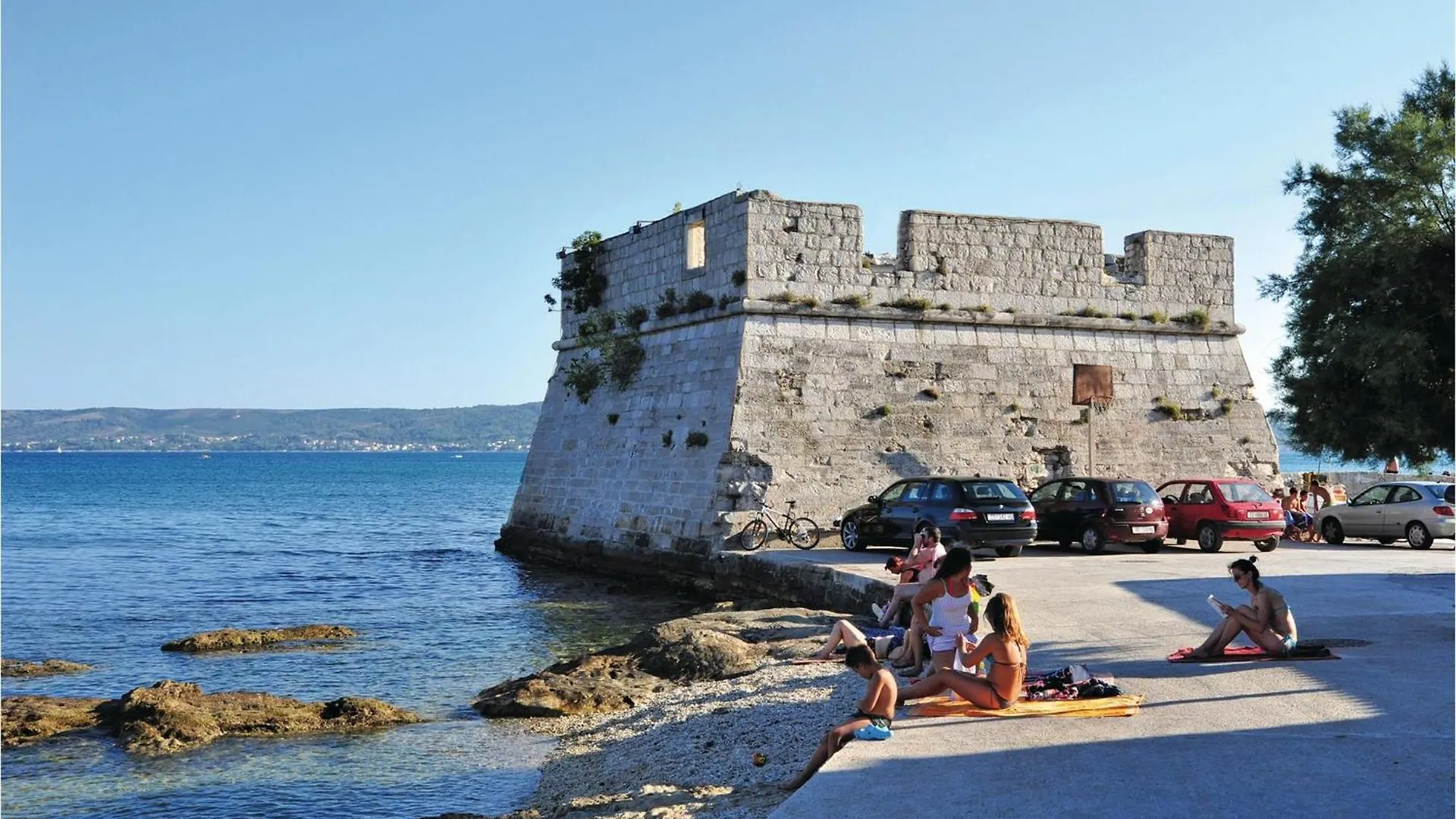 Beautiful Apartment In Kastel Stafilic Kastela